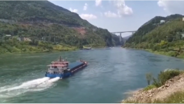 貴州西南水泥6000噸熟料乘船起航，直奔長(zhǎng)江！